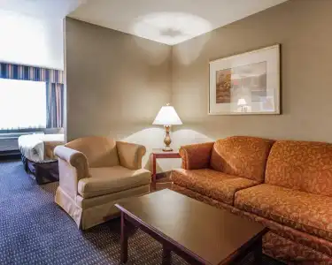 Comfort Suites at Par 4 Resort - 35