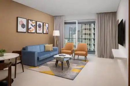 Holiday Inn Dubai Business Bay - 3