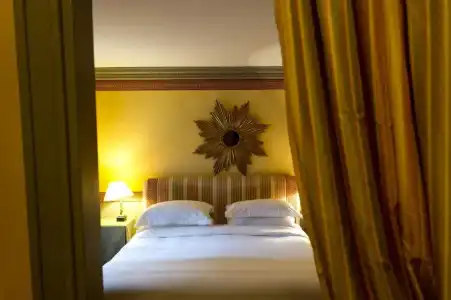 L'Hotel - 54