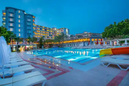 Mira Meridia Beach Resort - 15