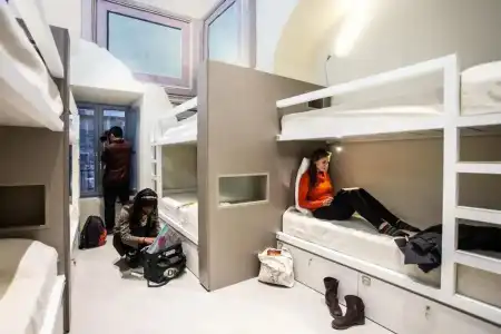 Little Italy Boutique Hostel - 34