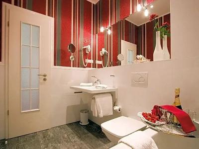 Augusta Am Kurfürstendamm - 63