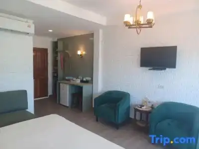 At Koh Larn Resort - 113