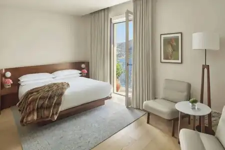 The Lake Como EDITION - 17