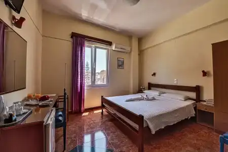 Lucia - 28