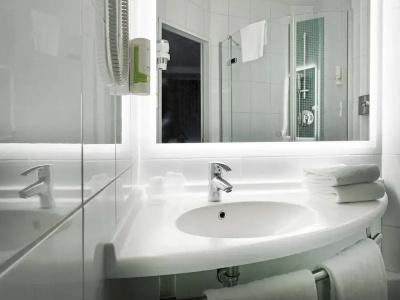 ibis Locarno - 85