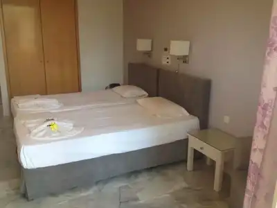 Kyriaki - 90