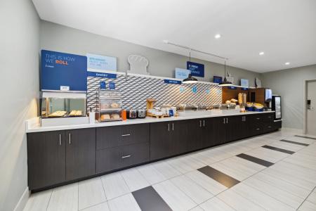 Holiday Inn Express & Suites Mountain View Silicon Valley by IHG - 22