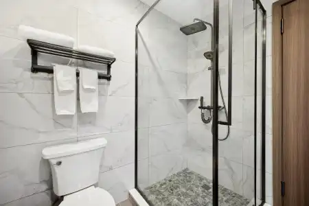 Ramada by Wyndham Flushing Queens - 8
