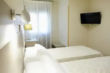 Hostal Toledo - 80