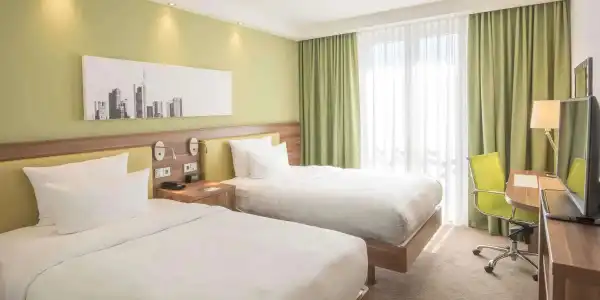 Hampton by Hilton Frankfurt City Centre Messe - 6