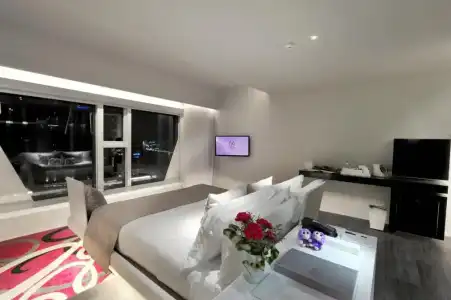 Mode Sathorn - 47