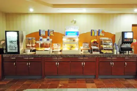 Holiday Inn Express & Suites Brampton by IHG - 19
