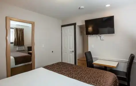 Swiss Chalet Motel - 110