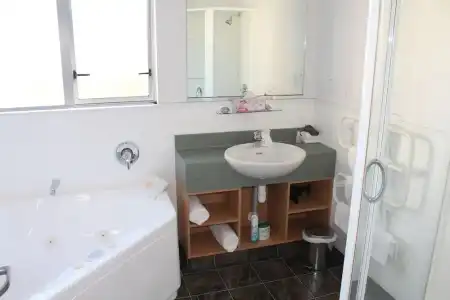 Riverview Motel - 72