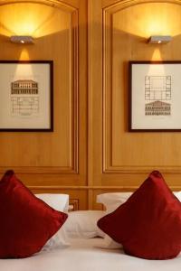 de Bourgtheroulde, Autograph Collection - 57