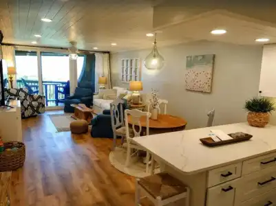 Hibiscus Oceanfront Resort - 51