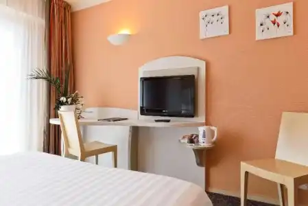 Best Western Astoria - 33