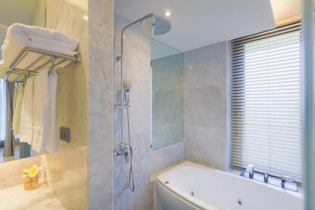 Balcony Seaside Sriracha & Serviced Apartments (SHA Extra Plus) - 150
