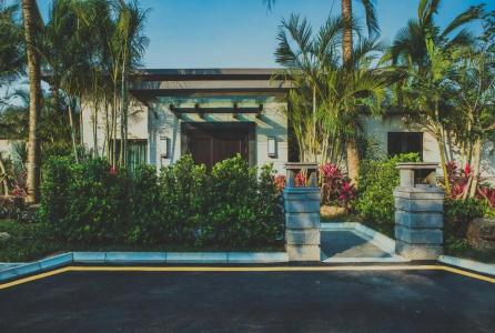 The Ritz-Carlton, - 145
