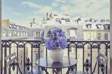 Grand du Palais Royal - 36