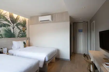 Sawaddi Patong Resort & Spa by Tolani - 32