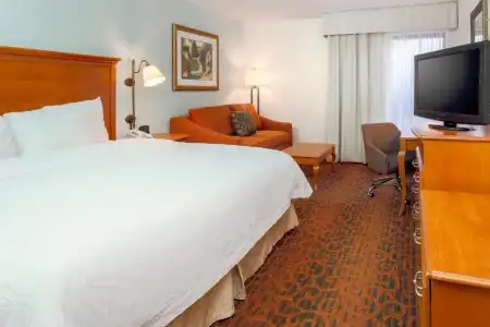 Hampton Inn Laredo - 37