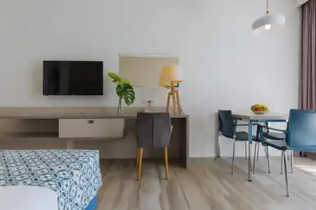 Romana Beach Apartments - 5