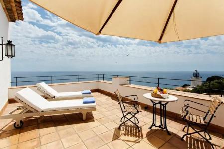 El Far Restaurant - 12