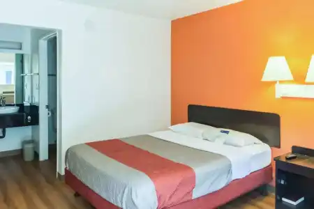 Motel 6 Bakersfield, CA - East - 41