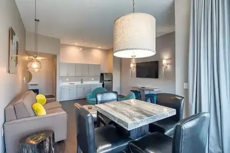 Holiday Inn Express & Suites Charlotte - South End by IHG - 98