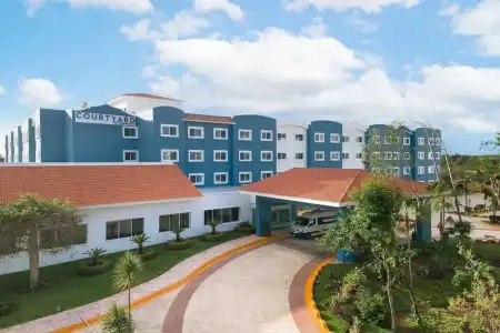 Courtyard By Marriott Cancun Airport - 41