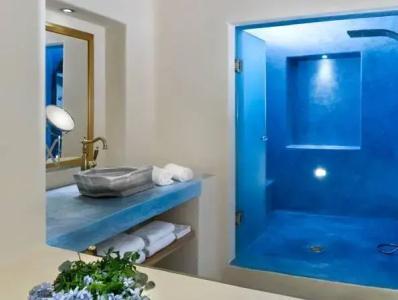 Voreina Gallery Suites - 9