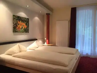 HOP Apartments & Suites - 13