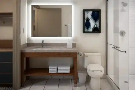 Holiday Inn & Suites London by IHG - 4