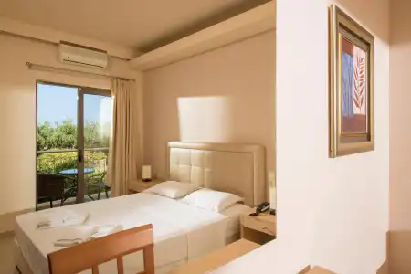 Oasis Beach Adults Only - 2