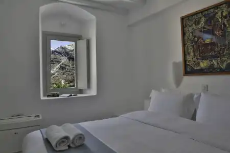 Trieris Villa & Suites - 2