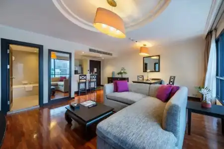 Bandara Silom Suites - 182