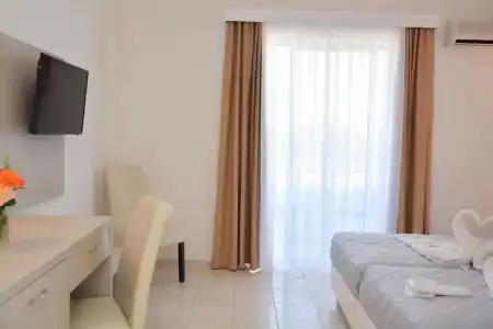 Costa Angela - 32