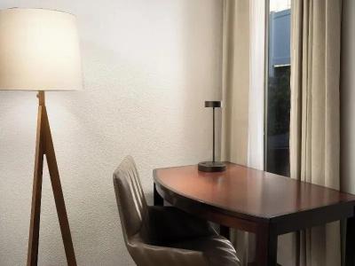 Residence Inn by Marriott Seattle Bellevue - 98