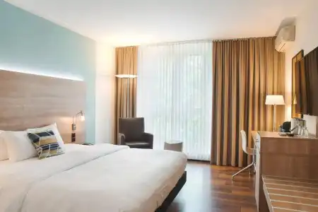 Courtyard by Marriott Dresden - 48
