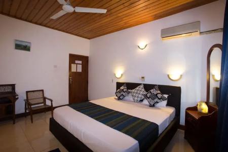 Tamarind Tree Inn. - 30
