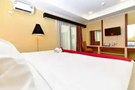 RedDoorz Plus near Mall Bali Galeria 2 (ex. Sylvia Bali Suite Residence) - 33