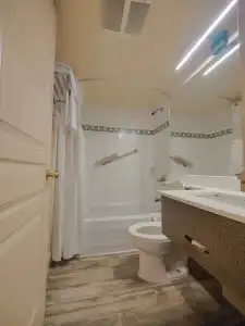 Divya Sutra Suites on Robson Downtown Vancouver - 120
