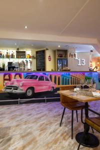 Mercure Marseille Centre Vieux Port - 33