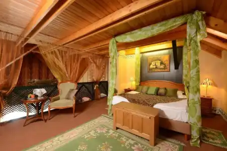 Janus Boutique & Spa - 55