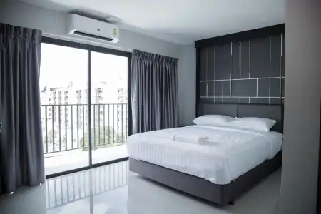 Hallton Bangkok - 52