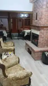 Adali Hostel Pansi̇yon - 1