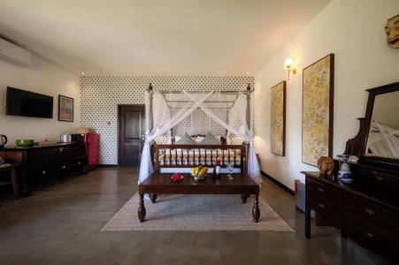 The Elephant Stables - 163