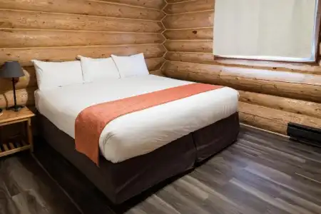 Glacier House Resort - 72